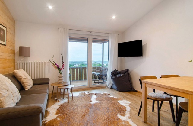 'Ferienwohnung Weitblick' mit Gemeinschaftsgarten, Balkon und WLAN
