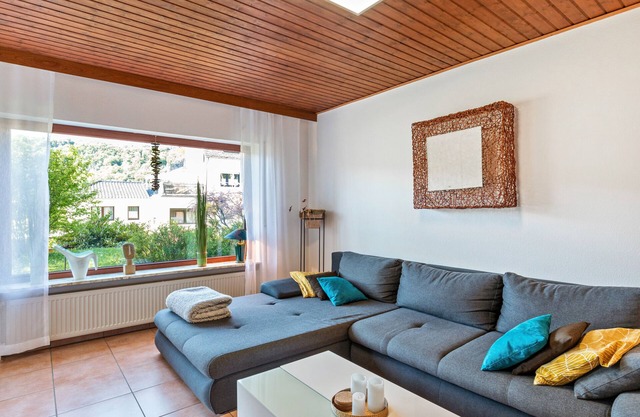 FeWo Wanderbar am Rhein mit privater Terrasse, privatem Garten und Wi-Fi