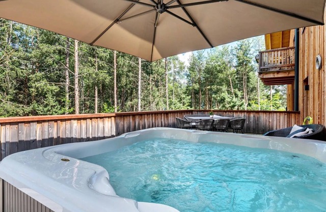 Ferienwohnung "Schartneralm Fichte" mit Wald- und Weideblick, Terrasse & Whirlpool