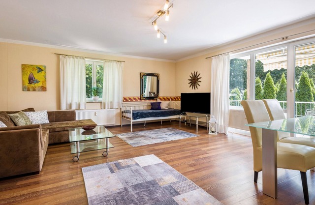 Ferienwohnung 'Am Kurpark' mit Balkon und Wi-Fi