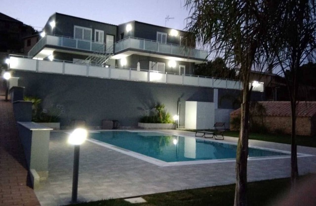 Holiday Apartment 'Appartamento 1 con Piscina' with Pool, Balcony & A/C