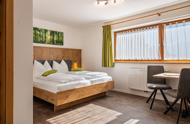 Ferienwohnung 'Alpennest' mit Bergblick, Gemeinschaftsgarten und WLAN
