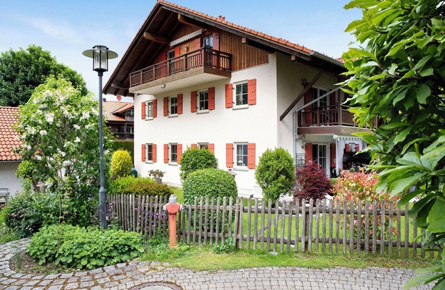 Ferienwohnung 'Alpenglück - Mit Aussicht' mit Bergblick und Balkon