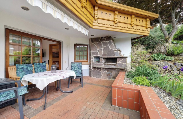 Ferienwohnung 'Am Steinbach' mit Bergblick, privater Terrasse und Wi-Fi
