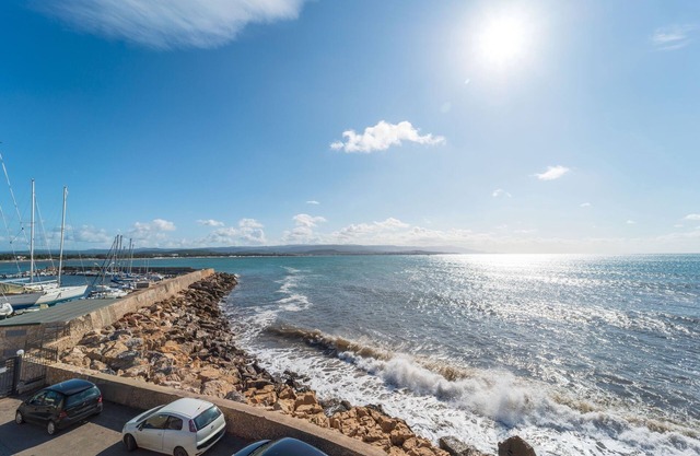 Ferienwohnung 'Amantiosu Casa Vacanze' mit Klimaanlage und Balkon; Parkplätze vorhanden