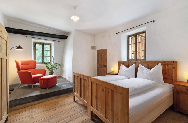 Ferienwohnung 'Ansitz Baumannhof Gotik' mit Bergblick, Gemeinschaftsgarten und WLAN