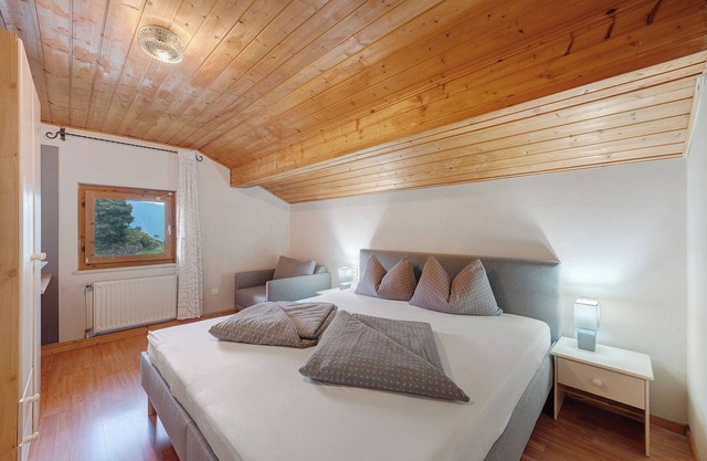 Ferienwohnung "Bergblick" mit Dachterrasse, Garten mit Pool