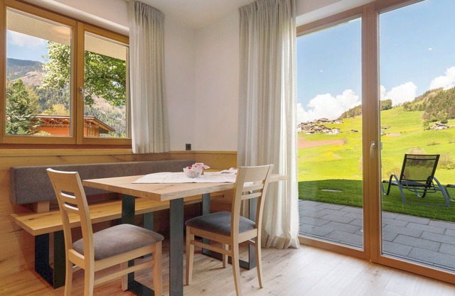 Ferienwohnung 'Ega' mit Bergblick, Gemeinschaftsterrasse und Wi-Fi