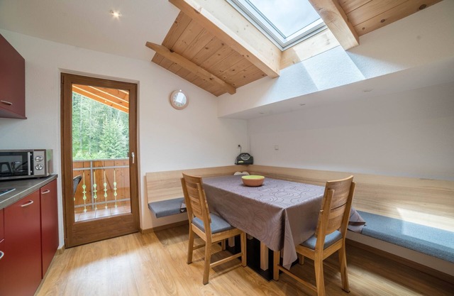 Ferienwohnung "Boznermüllerhof-Sonnenblume" mit Balkon und Blick in die Natur