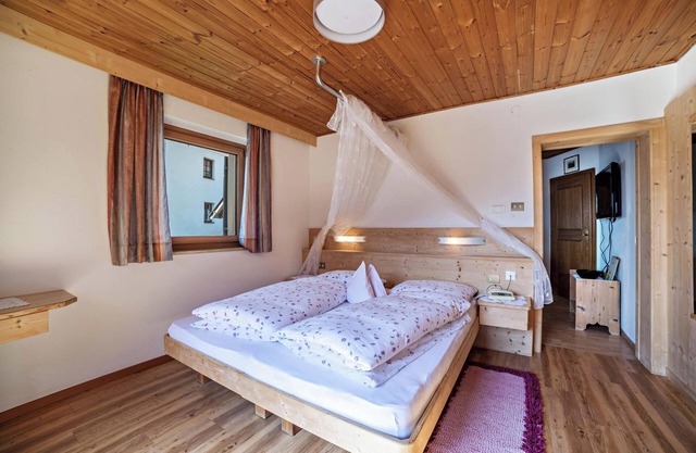 Ferienwohnung 'Camping Passeier Sonnenblume' mit Sauna, Bergblick, Garten & WLAN