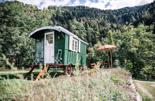 Ferienwohnung 'Camping Passeier Glamping Tilia' mit Bergblick, Gemeinschaftspool und WLAN