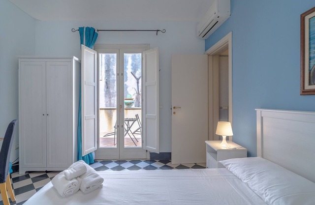 Holiday Apartment "Casa De Rollo - Whole House" with Private Terrace, 2 Balconies & Wi-Fi