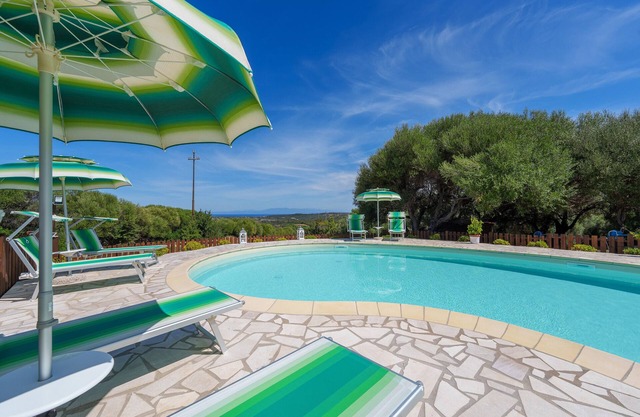 Ferienwohnung "Casa Mirto Con Piscina E Vista Mare" mit Meerblick, Gemeinschaftspool und WLAN