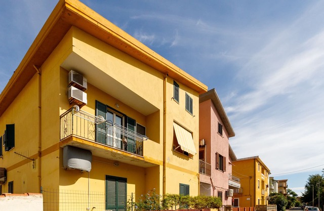 Holiday Apartment Casa Pierola with Balcony, A/C & Wi-Fi