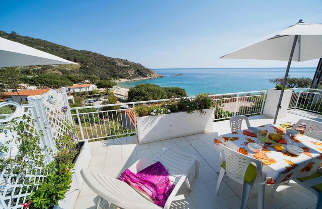 Holiday apartment Cavoli for 1 - 4 persons with 1 bedroom - Holiday apartment in one or multi-family