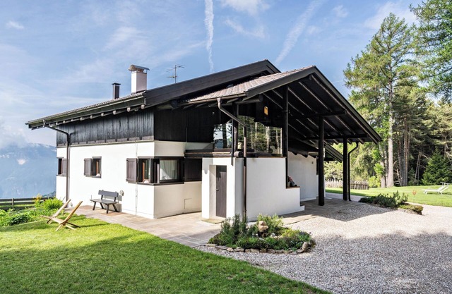 Ferienwohnung "Chalet Marianna" mit Bergblick, gemeinsamem Garten & WLAN