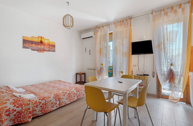 Ferienwohnung 'Coral House Viareggio' mit Balkon und Klimaanlage