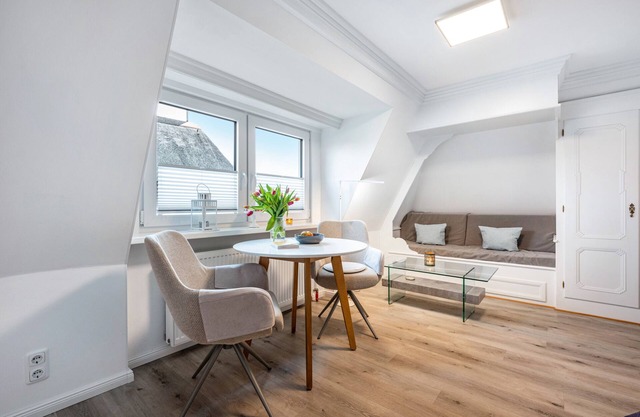 Ferienwohnung 'Westsee OG Friesenstil Modern' in der Nähe dem Strand mit Gemeinschaftsgarten & WLAN