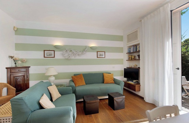 Holiday Apartment "Du House - Arenzanohost" with Garden & Wi-Fi