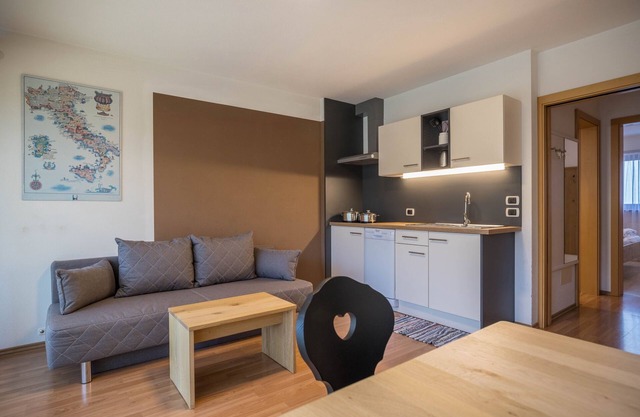 Ferienwohnung "Durnbrunn 2" mit Bergblick, WLAN, Garten & Terrasse