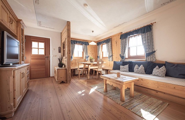 Ferienwohnung "Enzian" mit Bergblick, Balkon und WLAN