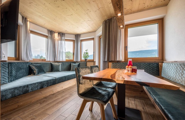 Ferienwohnung 'Forchnerhof Apt 2' mit Bergblick, Gemeinschaftsgarten und WLAN
