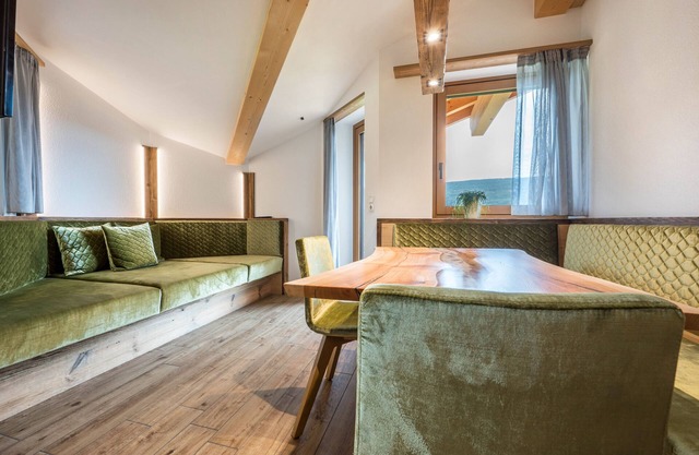 Ferienwohnung "Forchnerhof 4" mit Bergblick, 2 privaten Terrassen & WLAN