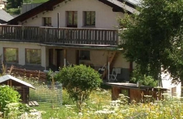 Ferienwohnung Fuldera für 4 Personen mit 2 Schlafzimmern - Ferienwohnung in alleinstehendem Zweifami