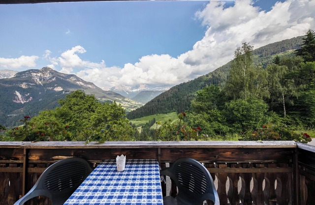 Ferienwohnung "Grödnerhof - Peter" Bergblick, WLAN, Terrasse & Balkon