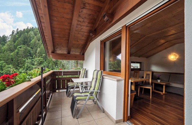 Ferienwohnung "Hahndl II" mit Bergblick, WLAN, Garten, Terrasse und Balkon
