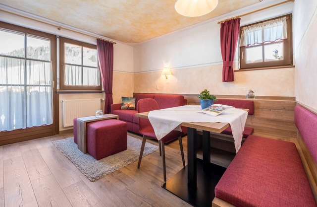 Ferienwohnung "Haus zur Vogelweide App 4" mit Bergblick, Balkonen und WLAN