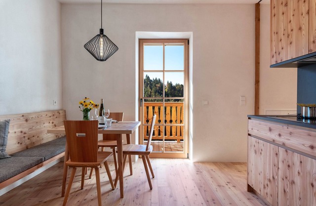 Ferienwohnung Hof im Thal Apt Lärche mit Bergblick, Balkon und WLAN
