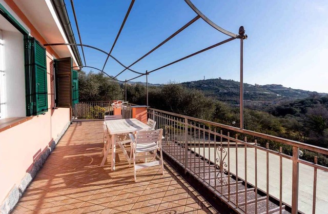 Holiday apartment in a farmhouse with swimming pool