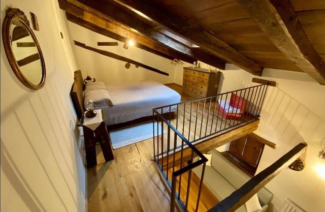 Ferienwohnung Unabhängiges Studio in einem typischen Fonnese-Haus mit WLAN und kostenlosen Parkplätzen sowie einer Leseecke