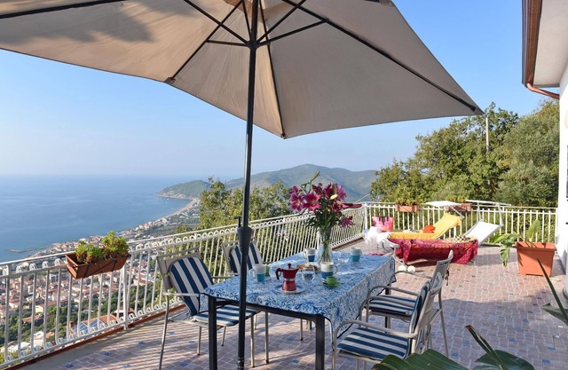 Holiday apartment Castellabate for 1 - 4 persons with 2 bedrooms - Holiday apartment in one or multi