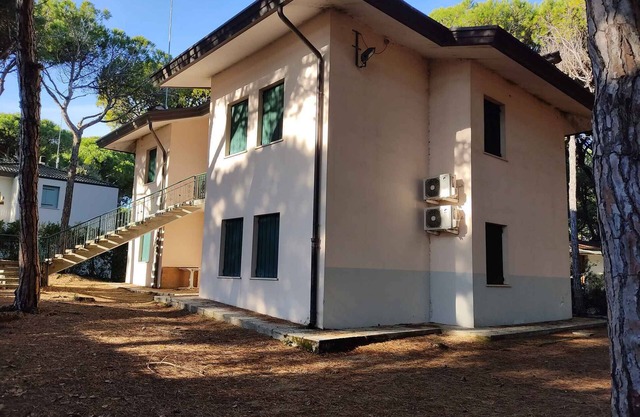 Ferienwohnung in einem Vierfamilienhaus in Pinienwald
