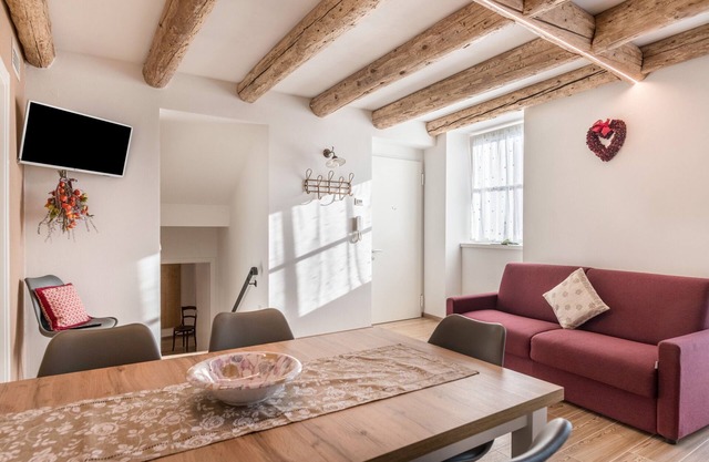 Ferienwohnung 'L'Antica Corte Apt Mara' mit Bergblick und WLAN