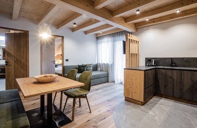 Ferienwohnung "Biohof Ruances Pastüra" mit Bergblick, Balkon und WLAN