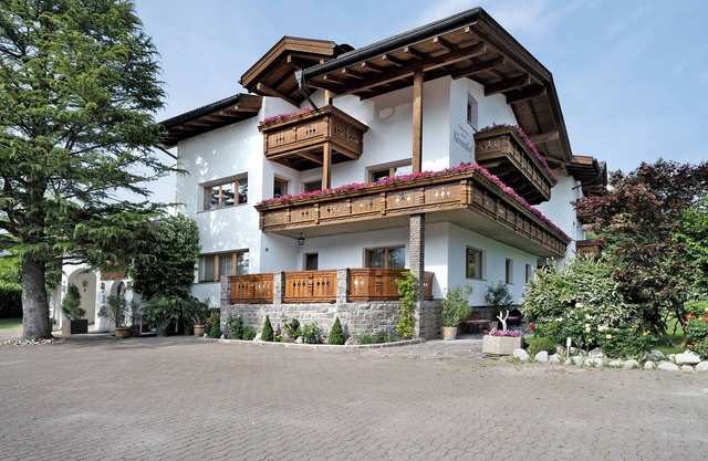 Ferienwohnung 'Klementhof Nr 2' mit Bergblick, Gemeinschaftspool und Wi-Fi