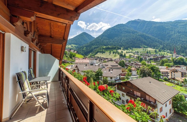 Ferienwohnung "Laugen II" mit Bergblick, WLAN, Garten, Terrasse & Balkon