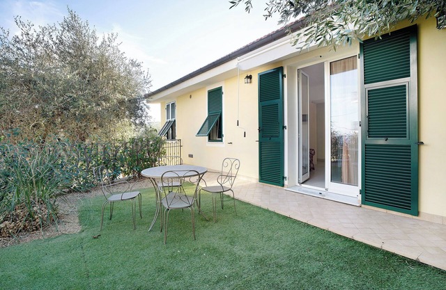 Ferienwohnung "La Taggiasca" mit Meerblick, Privatem Garten und WLAN
