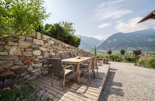 Ferienwohnung "Langstein Lavendel" mit Bergblick, Balkon und WLAN
