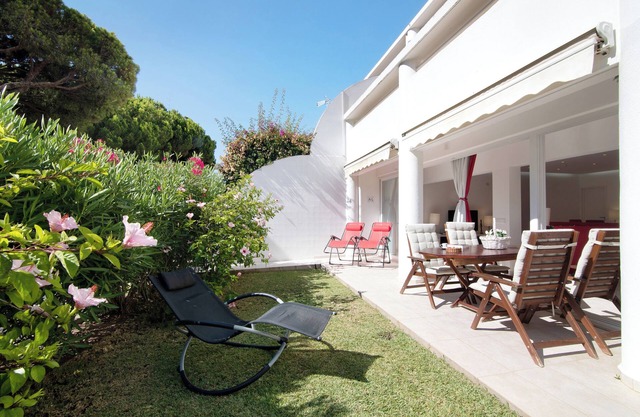 Ferienwohnung 'Große Wohnung in Vale do Lobo' mit privatem Garten und WLAN