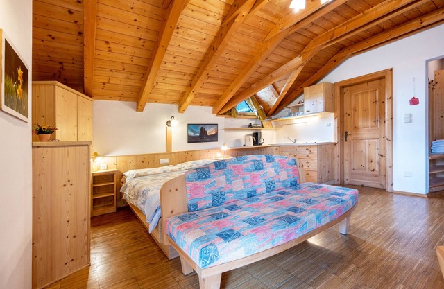 Ferienwohnung "Lindenhof Apt 3" mit Balkon & Wi-Fi