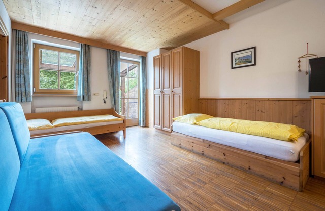Ferienwohnung 'Lindenhof Apt 5' mit Gemeinschaftsgarten & Wi-Fi