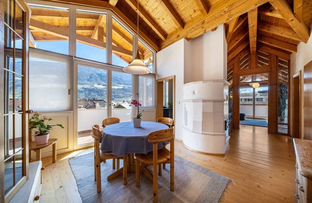 Ferienwohnung "Luisa" mit Bergblick, privater Terrasse und WLAN