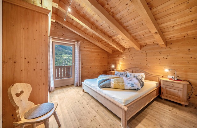 Ferienwohnung Marschalkhof "Ifingerblick" mit Bergblick, 3 Balkonen und WLAN