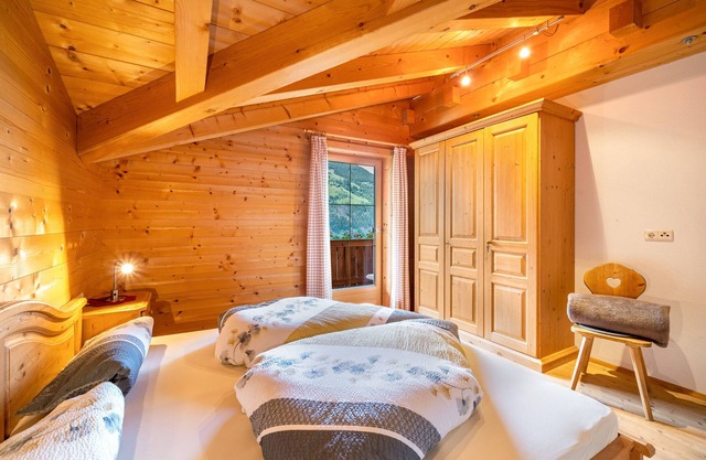 Ferienwohnung Marschalkhof "Sankt Helena" mit Bergblick, Balkon und WLAN