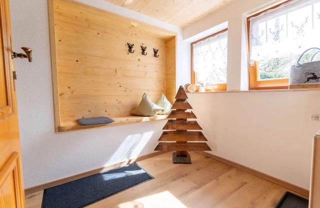 Ferienwohnung 'Maisonette-Ferienwohnung' mit Bergblick, Gemeinschaftsgarten und Wi-Fi