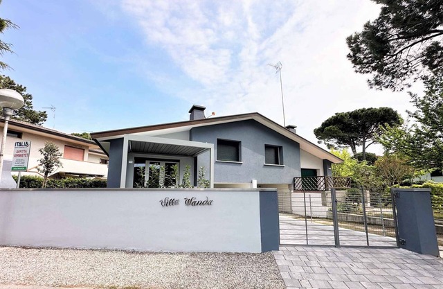 Ferienwohnung nahe dem Meer mit privatem Garten